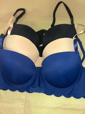 Felina Bra 3 pack Bundle 36B Nude, Black, Blue lined Seamless T-Shirt Bras